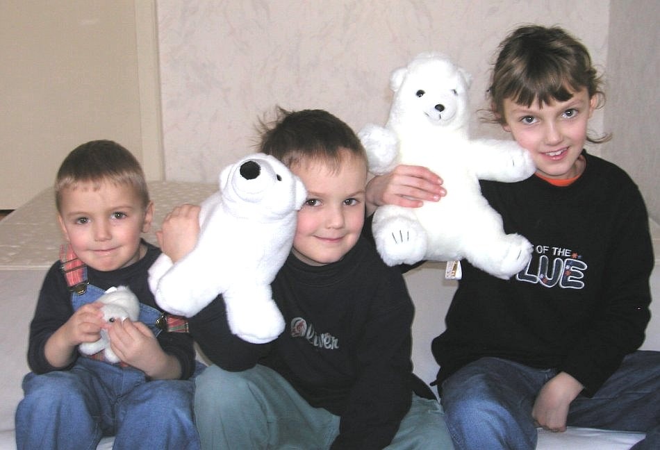 Kinder und Eisb�ren