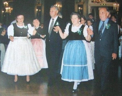 Liesel Wenzel beim Kirchweihtanz