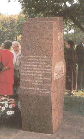 Gedenkstein in Ossweil